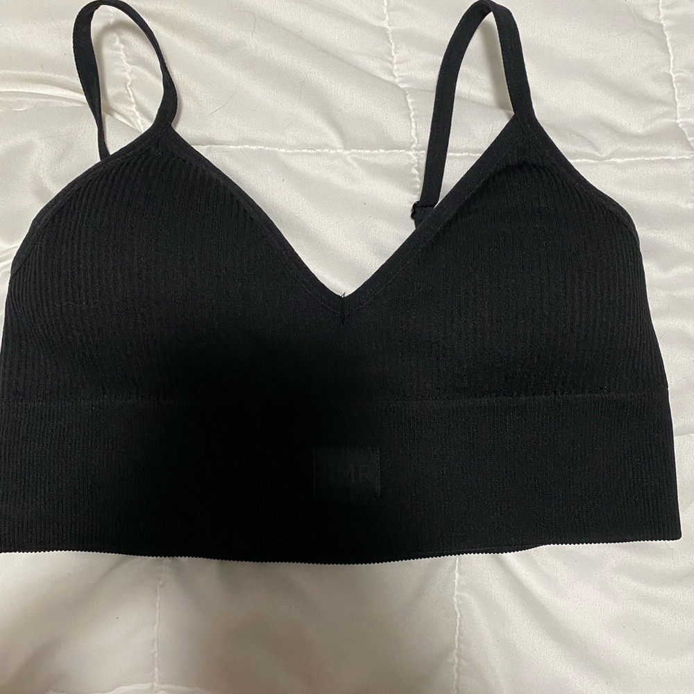 Black sports bra